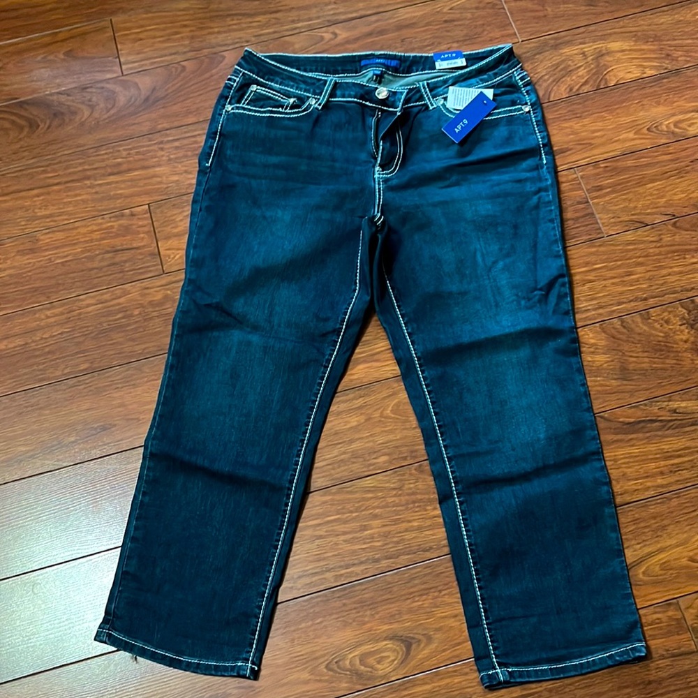 Womens new with tags capri jean.